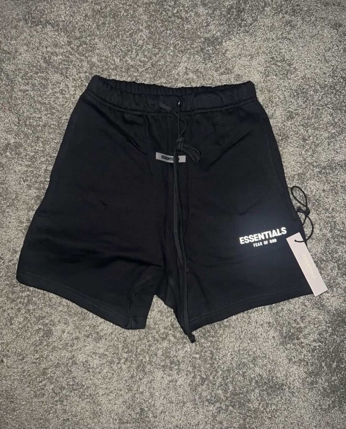 *Never Worn* Fear of God Essential shorts black. Size M