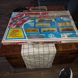 Life Like HO train Set Vintage, New In Box