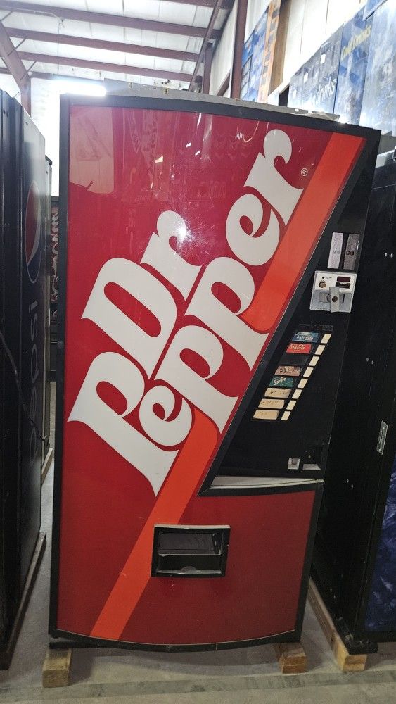 RARE VINTAGE Dr Pepper Dixie Narco 368 Soda Vending Machine 8 Select Cans & H20