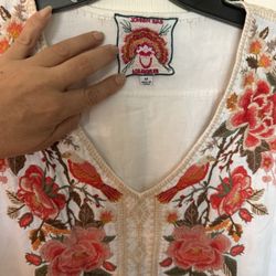 Johnny Was Embroidered Top Womens Floral Boho Tunic Raw Hem with Side Slits 