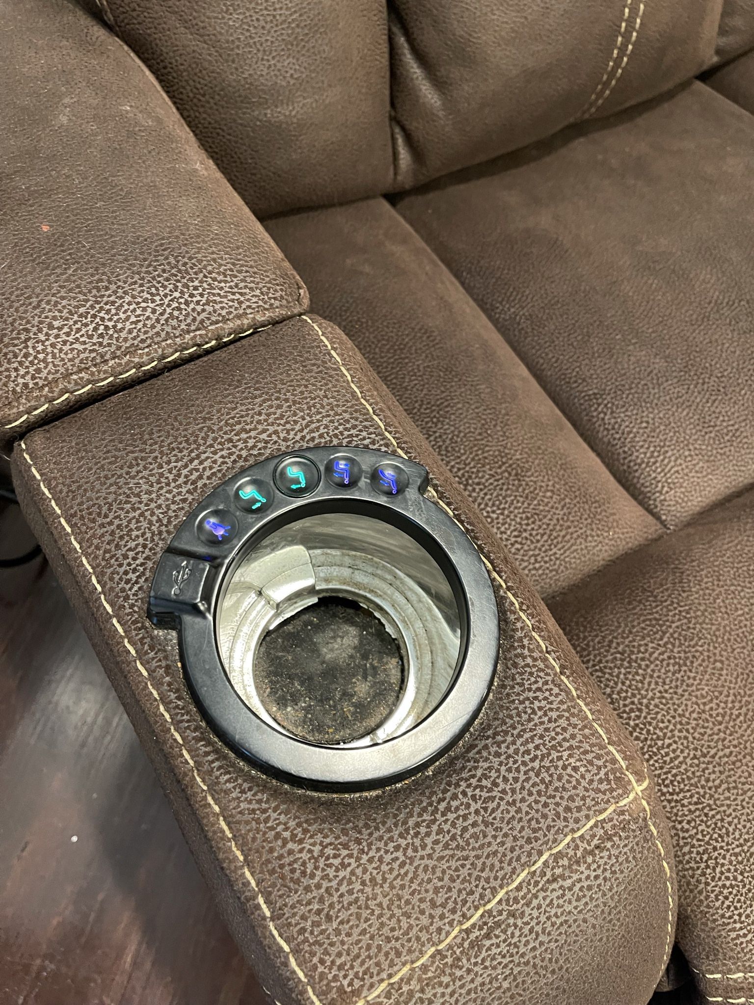 Recliner sofas