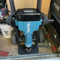Makita Breaker Hammer 70 Pounds 
