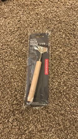 Kikkerland Wood Telescoping Back Scratcher