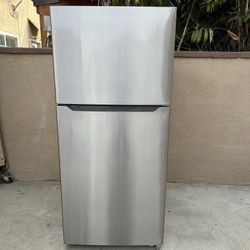 Insignia Fridge Silver 18cu Ft 30x30x66🛑👍3 MONTHS WARRANTY