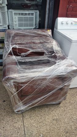 Nice single leather chair comfortable