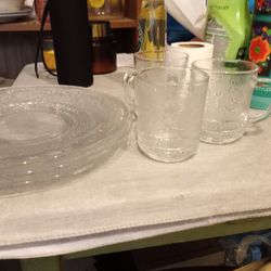 Durable Crystal Ware Set Of 4.