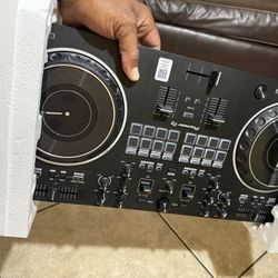DJ Station