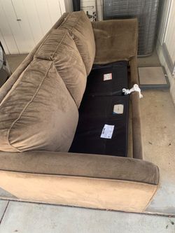 Couch with pull out bed