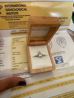 Lab grown diamond ring