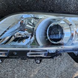2011 2012 2013 2014 2015 2016 2017 TOYOTA SIENNA LEFT DRIVER HEADLIGHT