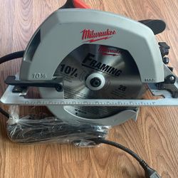 Milwaukee Circular Saw