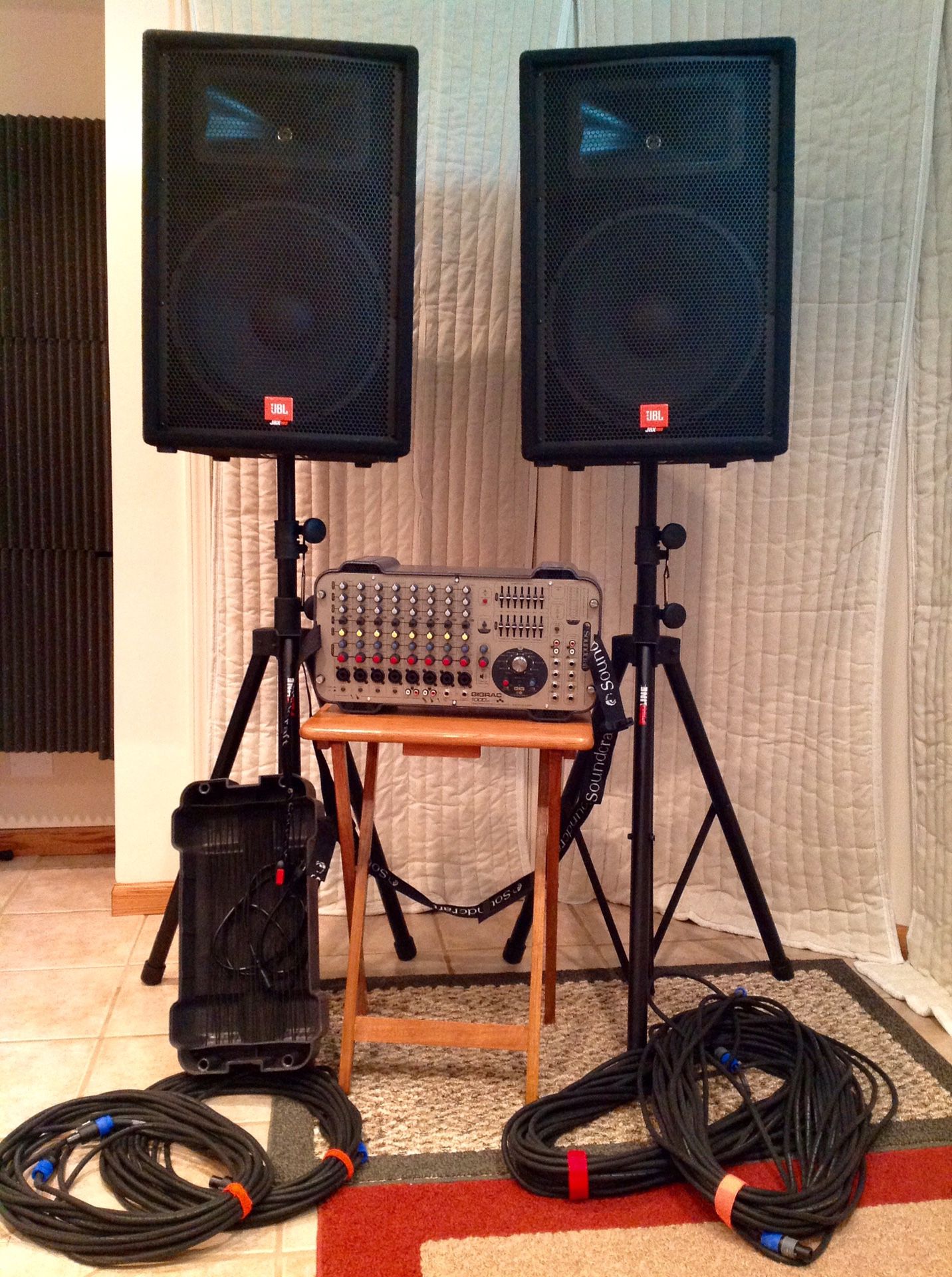 Pro Audio- Soundcraft GigRac 1000 watt mixer with JBL JRX 115’s with Stands and Cables