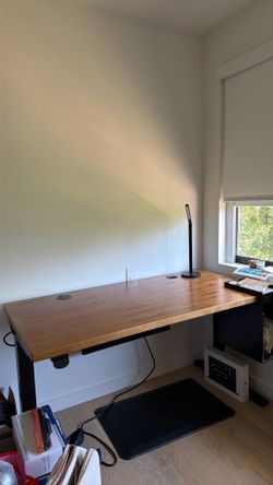 Uplift Standing Desk V2