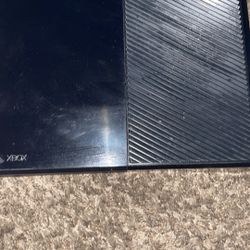 (Xbox One)FOR SALE 100 $⚠️With Controller Included .!!!!!