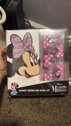 Shower curtain and hooks set