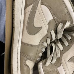Jordan 1 - Size 9