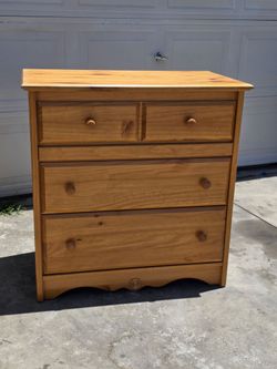 4 drawer chest