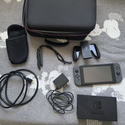 Nintendo Switch Original + Accessories 