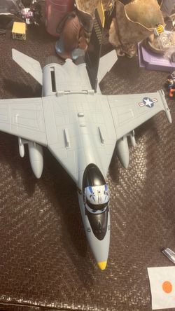 Disney Planes Deluxe Bravo Fighter Jet Transporter F-18 Hornet Mattel 16 INCHES