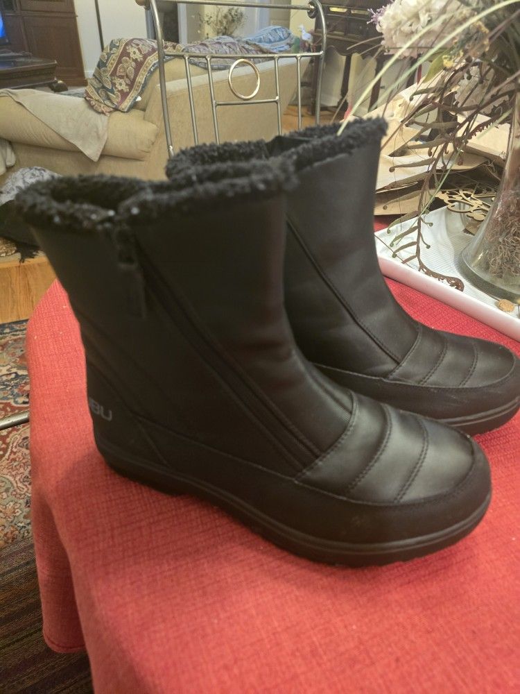 Women's Black, Size 7.5 Winter/Spring Boots- new, Still In Box