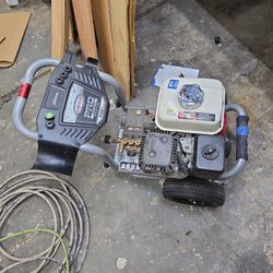 Simpson 3700 PSI 2.5 Gallons Per Minute With A Honda GX200 Motor