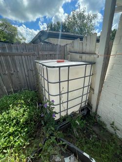 Water container
