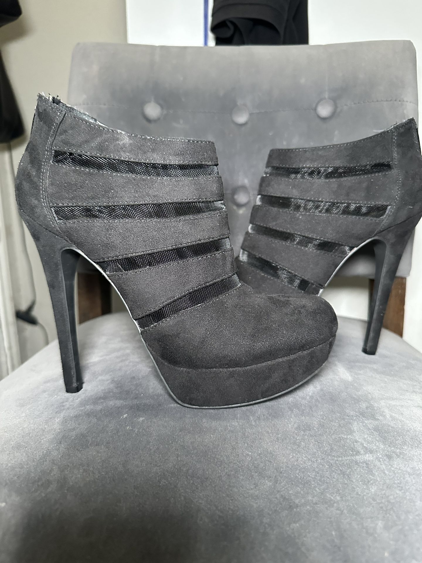 Jessica Simpson black mesh platform ankle booties. Size 7