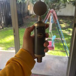 NOM Blue Microphone used