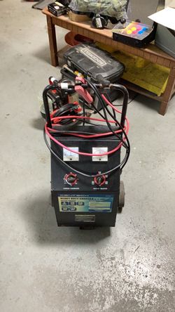 Cen-Tech Heavy Duty 6/12 Volt Battery Charger