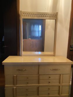 Vintage Dresser With Mirror Frame