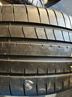 255/35R19 Goodyear