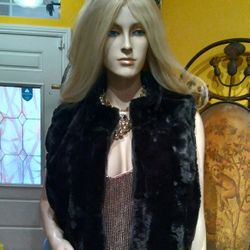 Ladies Reversible Vest with Faux Fur. XXL.