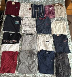Bag of Hollister Clothes: Men’s Size Medium