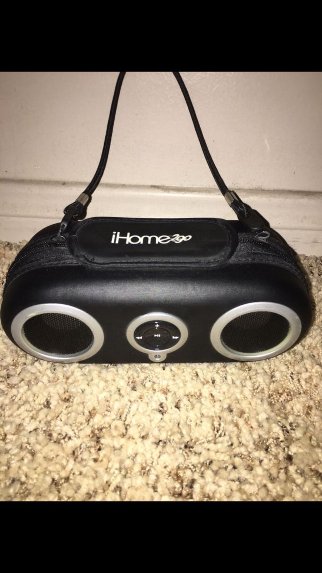 speaker / ihome / portable