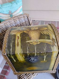 Vintage storage chest .Owl