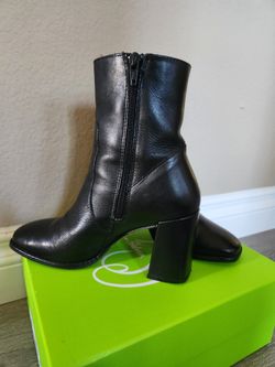 Tahari Leather Booties Size 6.5