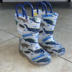 Kushyshoo Toddler Boy’s Dinosaur Light Up Rain Boots, Size 5