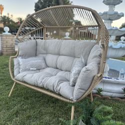 brand  new  indoor And Outdoor Egg Loveseat 