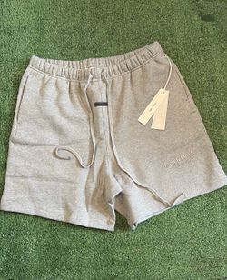 Essential Shorts Metallic Logo (Size: XL)