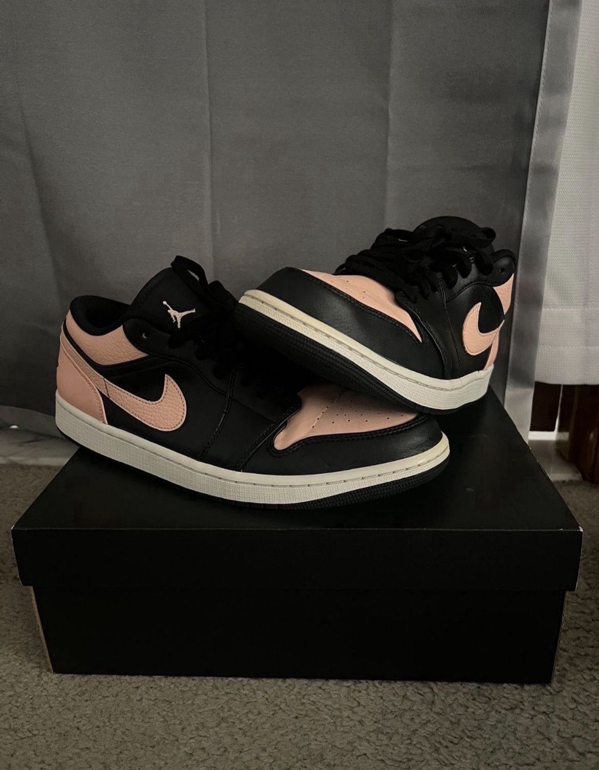 Jordan 1 Low Crimson Tint