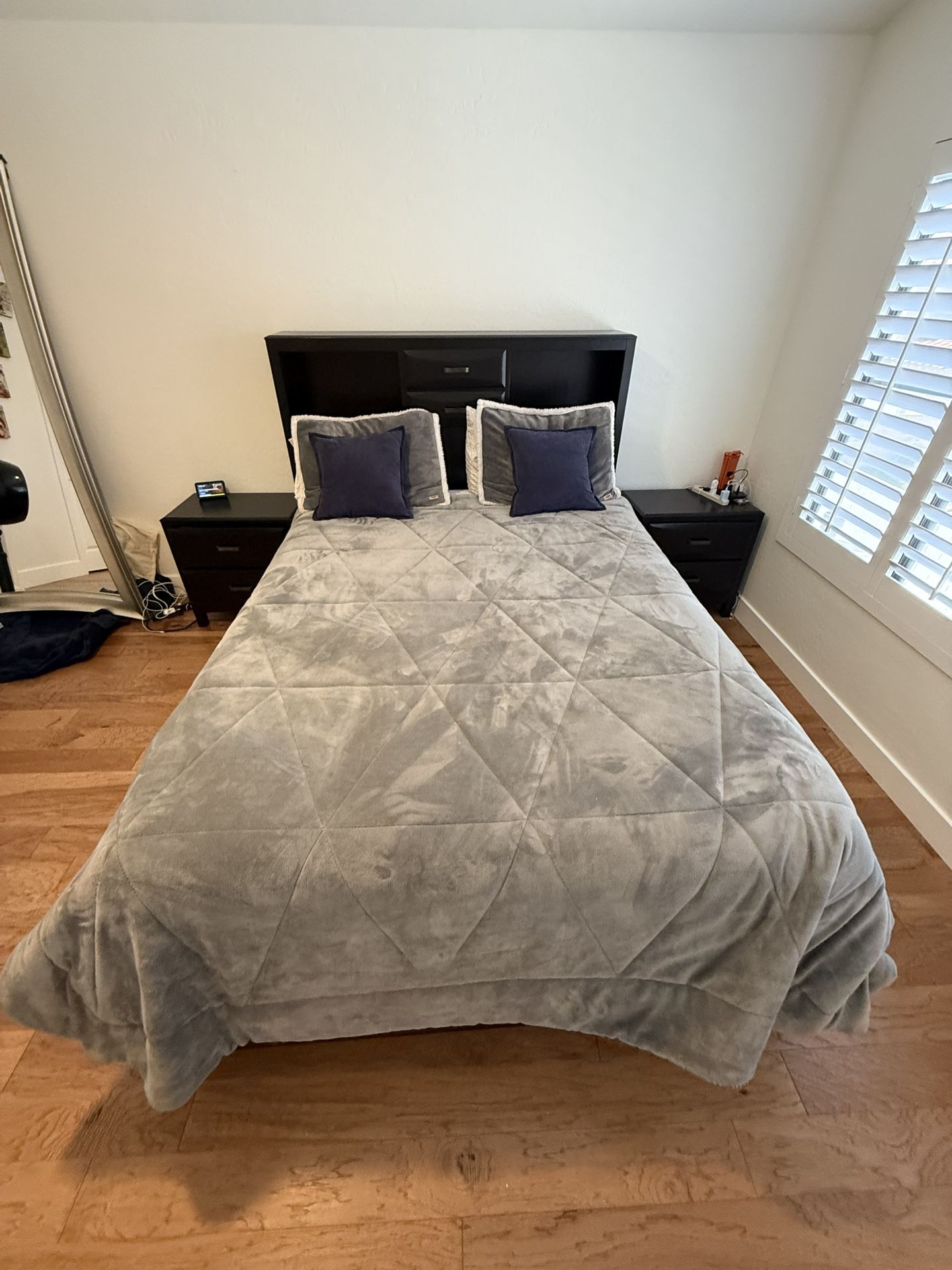 Queen Size Bedroom Set For Sale