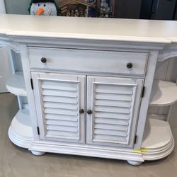 Havertys Welcome Server And Hutch