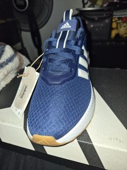 Men's size 7US Adidas Cloud Comfort Shoes