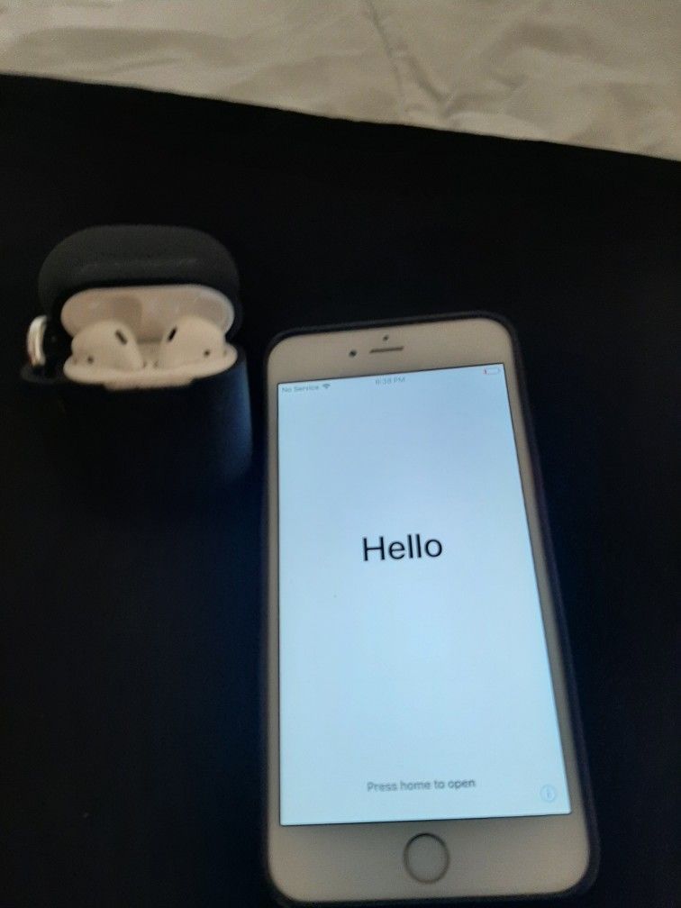 Apple Iphone 7 Plus With AIR PODS INCLUDED!!!