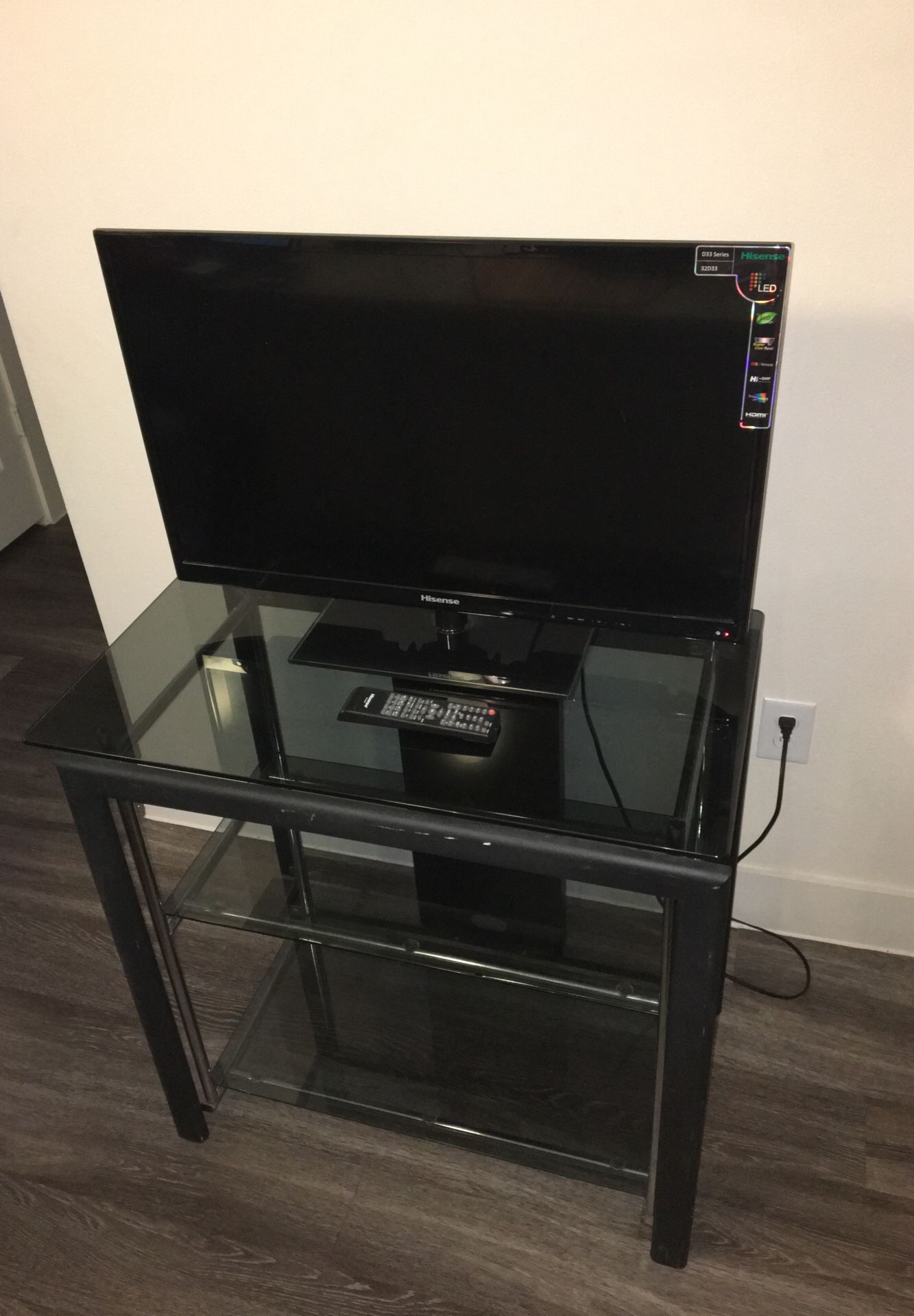 32 inch Hisense LED TV with Tv Stand