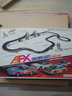 Slot car track