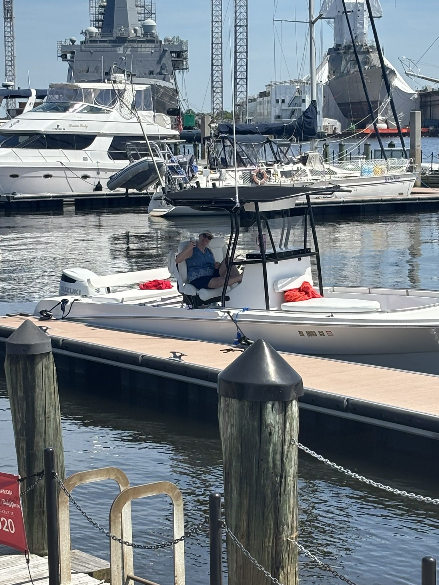2022 Z Powerboat Center Console