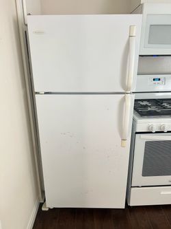 Frigidaire (16.6 cu refrigerator)