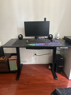 Computer desk