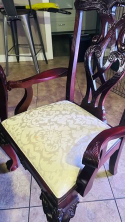 Stanley Mahogany Dining Room table and 8 chairs